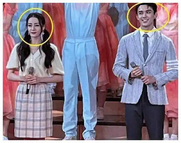 五四晚会现场揭秘吴磊迪丽热巴共同亮相似准男女