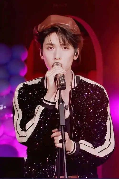 严浩翔生日直播变粉丝许愿池##时代少年团给严浩翔的信