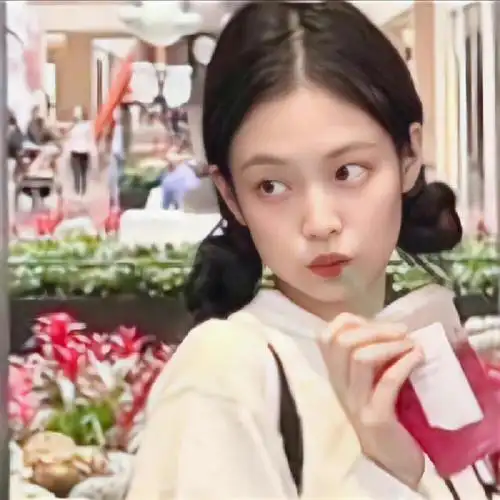jennie の 头像 /图源见logo ​​​侵删 - 堆糖,美图壁纸兴趣