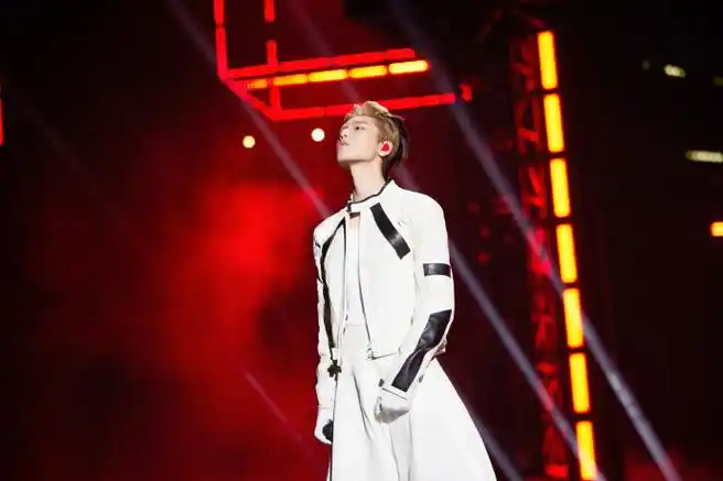 王子异超话#看完王子异热的烫瞬间不冷了#是2023年最后一个舞台,也是