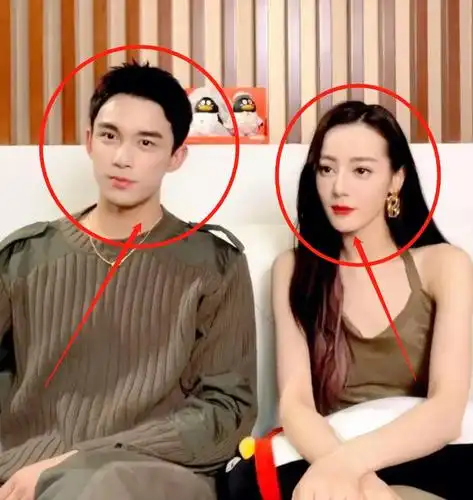 热巴吴磊同框直播,无ps截图暴露真实颜值,相差7岁的脸让人看愣