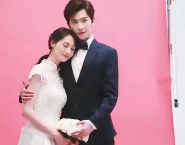 杨洋郑爽合体拍婚纱照