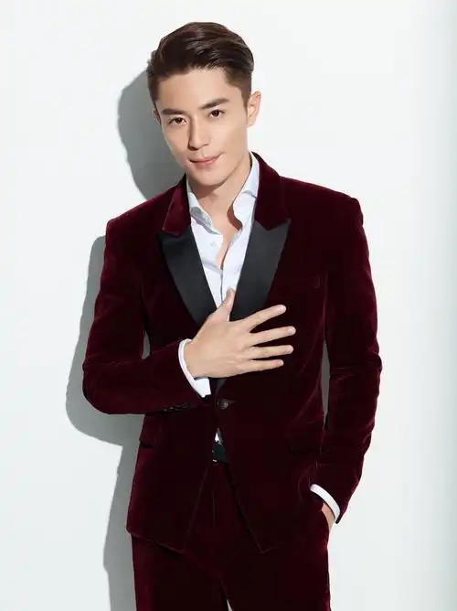 朱一龙逢剧必吐血霍建华承包了女娲后人,而最让人佩服的是杨紫