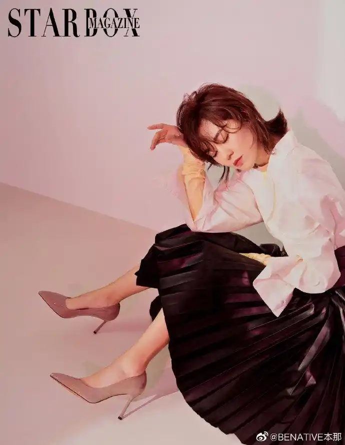 郁可唯#脚穿@benative本那经典常青款不掉脚高跟鞋,拍摄@starbox任镲