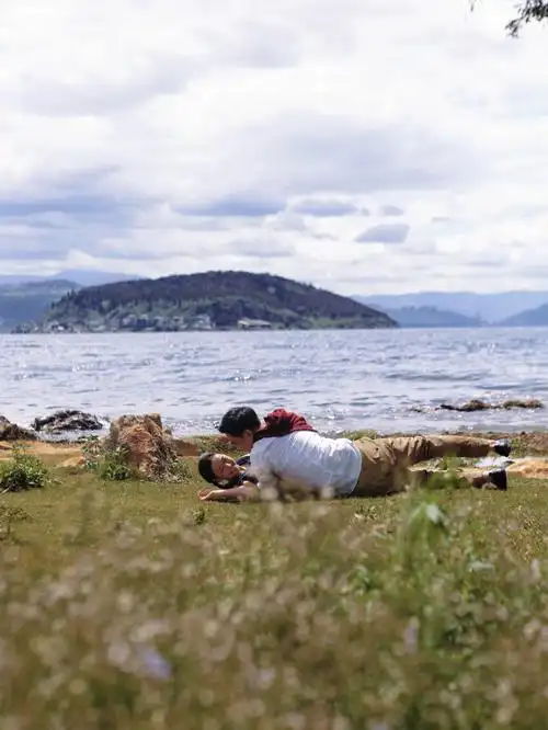 谁会不喜欢拥抱呢超甜情侣写真