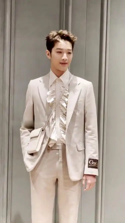 赖冠霖#西装造型,贵气十足!