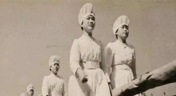 400名已投降日本女护士,半夜残杀我军150多名战士,究竟为啥?