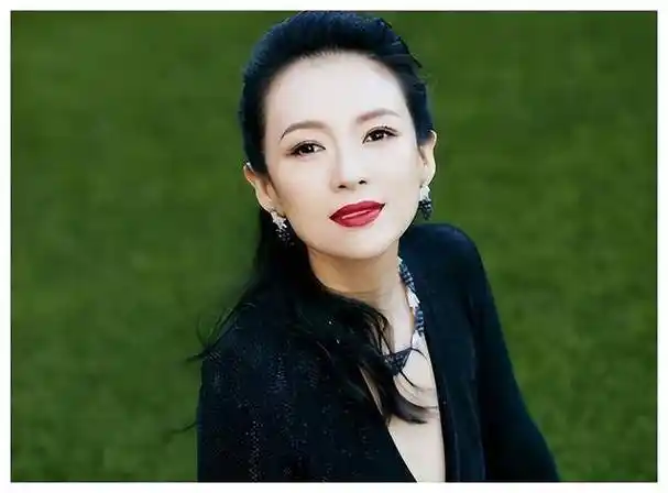 章子怡的坦诚或许有些大胆,但也从侧面