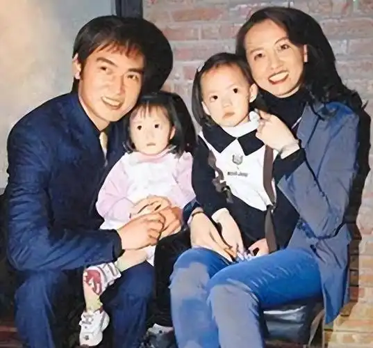 房子,财产都被带走,只留给了焦恩俊一辆车和两个女儿的抚养权