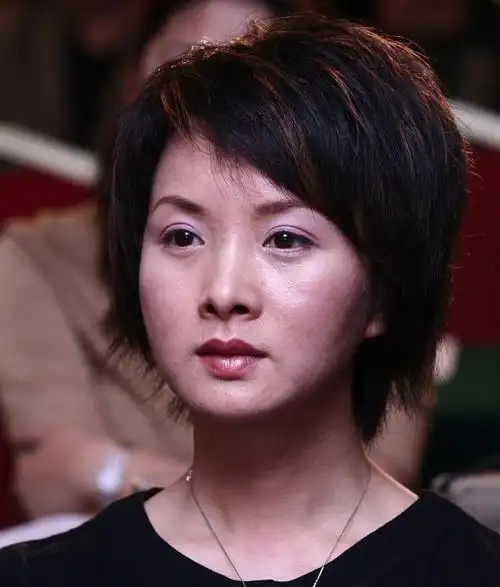 谢兰结婚十一年想生孩子,师小红要一个理由,谢兰说的话让他泪目