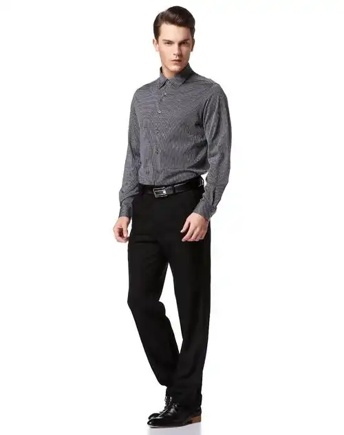 深灰色休闲简洁舒适长袖上衣