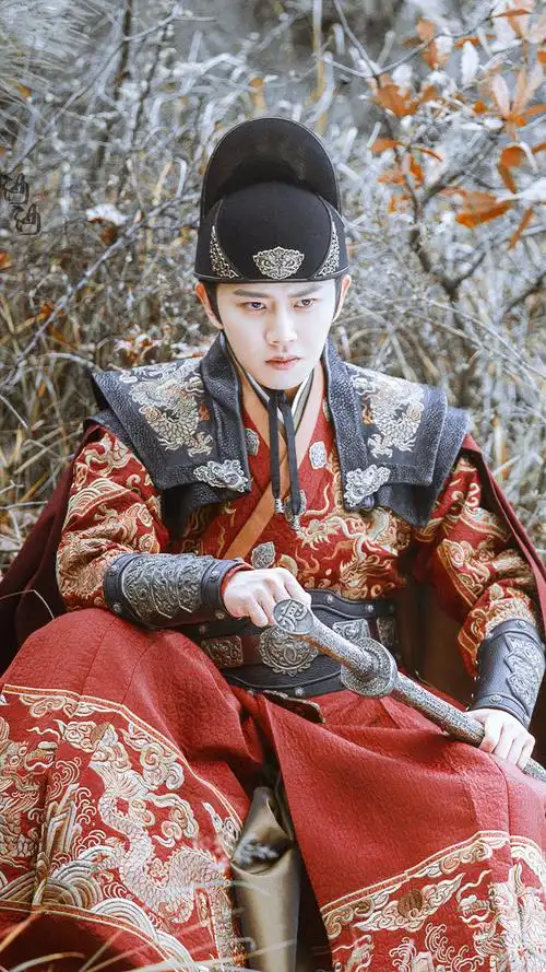 「锦衣之下–任嘉伦 谭松韵陆绎 袁今夏」 .奇怪汝汝