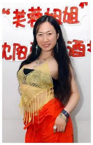 43岁芙蓉姐姐罕曝近况,肤白貌美华丽蜕变,身价过亿表白王宝强