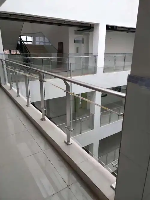 定制304不锈钢工程立柱楼梯扶手室外阳台护栏大刀片玻璃栏杆商场用