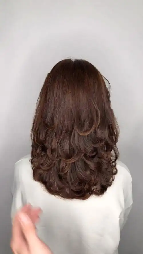 柔和大卷,喜欢的朋友点赞77关注.简单大风吹干免打理烫发.