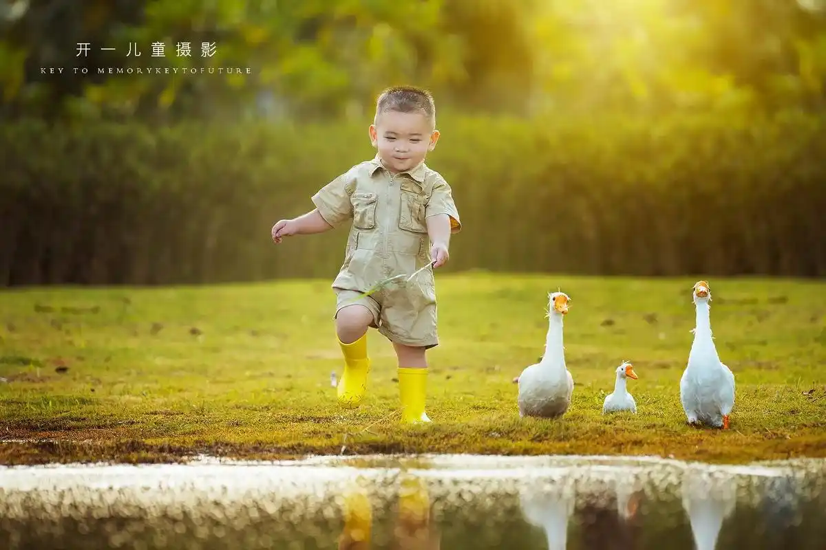 孩子的快乐很简单 ～戏水#文昌儿童写真 #文昌儿童摄影 # - 抖音