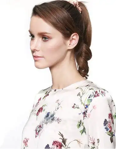 斜刘海简单马尾辫扎法 扎斜刘海马尾辫技巧_发型师姐