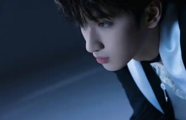 我天呢p4是什么上位者眼神……(速去高会 更了好多好多#严浩翔 十九弥