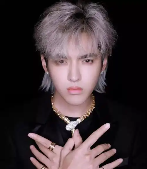 棒球服适合什么发型(再坚持一天gd明天退伍你们就有新