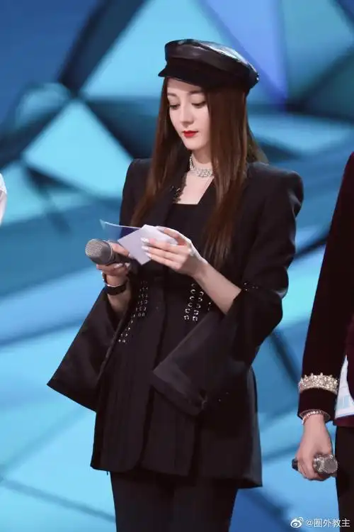 热巴妹妹苏比参加校花比赛,家族的大眼睛长睫毛