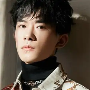 易烊千玺最新时尚炫酷qq头像图片