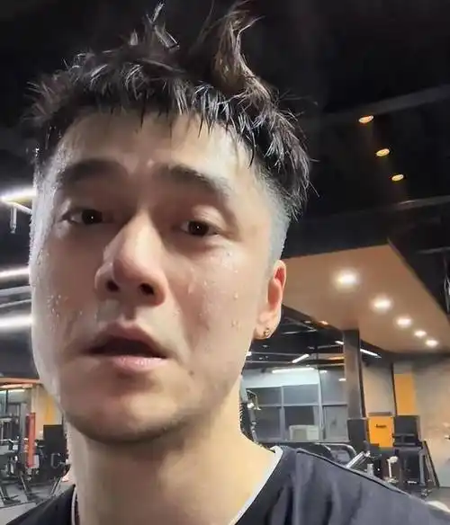 蒋劲夫回来了,逆袭个人魅力成为328万粉丝的健身博主_生活_训练_明星