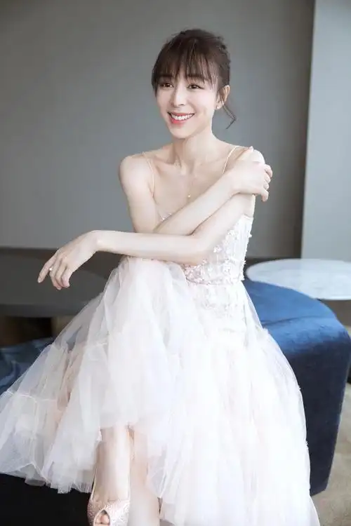 张静初优雅迷人活动写真图片