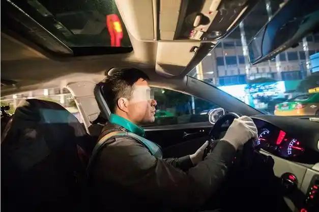 路虎车内男女激情狂战2小时,路人:刺激,我得拍下来|英俊|代驾_网易