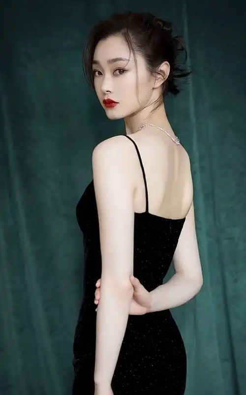 宋轶高清冷艳美照娇俏可人