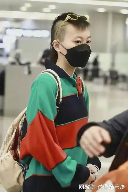 王菲女儿窦靖童性格好像男孩子