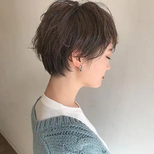 10款不老气的短发烫发怕变老就这样烫年轻又好看