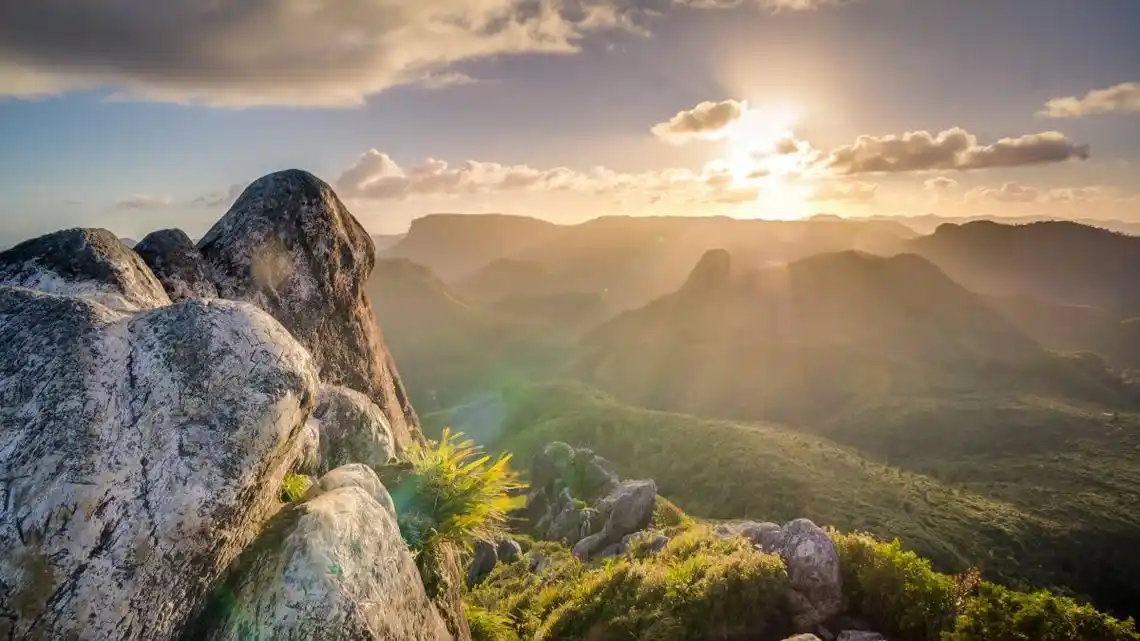 森林,高山,岩石,日出,自然,景观图片,4k高清风景图片,娟娟壁纸