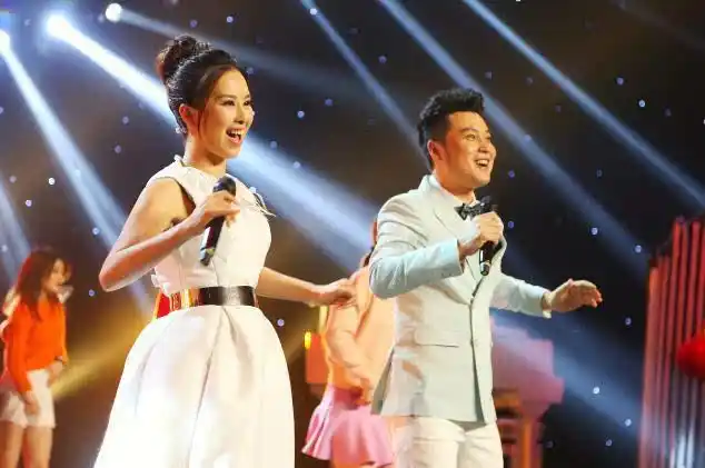 空政文工团青年歌唱家王雅洁