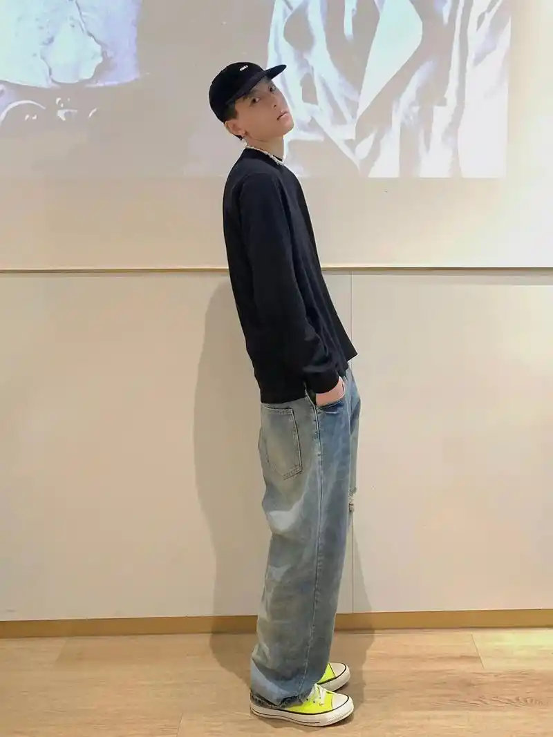 想要裤子链接 8月前·四川 0 分享 回复 vc周晨晞 作者