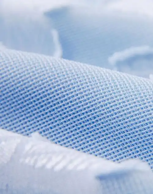 浅蓝色花瓣袖欧根纱连衣裙