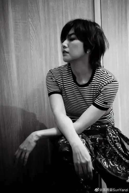 324孙燕姿她看秀我们看她