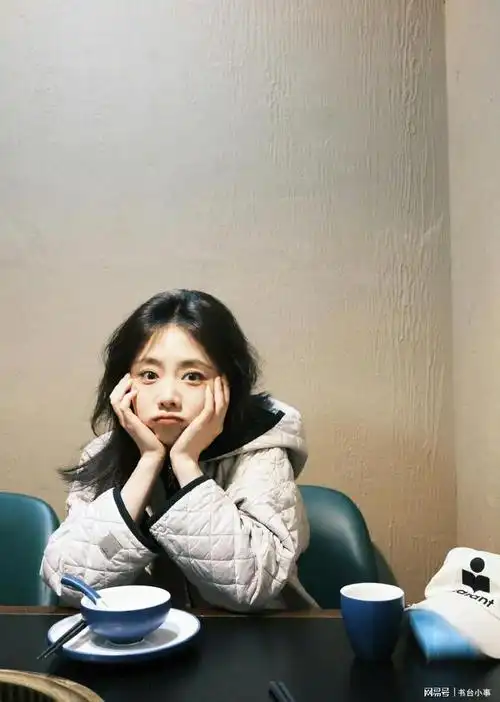 一位三十几岁演高中生不突兀的女星,真想问问谭松韵是怎么做到的