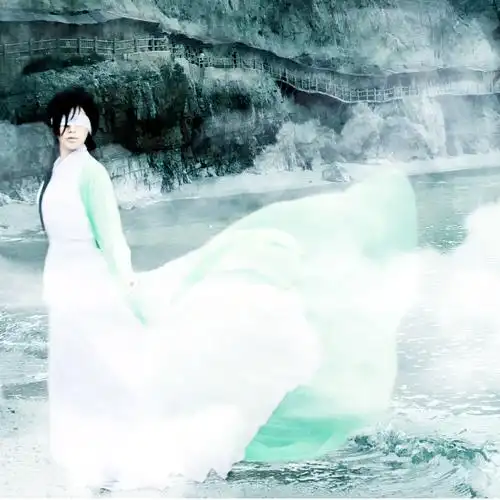 p>《三世》是古风歌手河图于2012年1月1日发行的一首古风歌曲. /p>