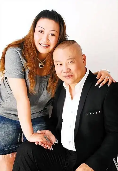 要是知道跟父亲郭德纲一起生活会受到这样的对待,他或许就不会跟着