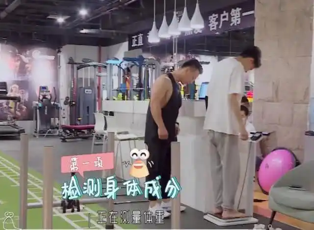 都说德云社男孩比较胖,可看到秦霄贤的体重,女孩子都羡慕了!