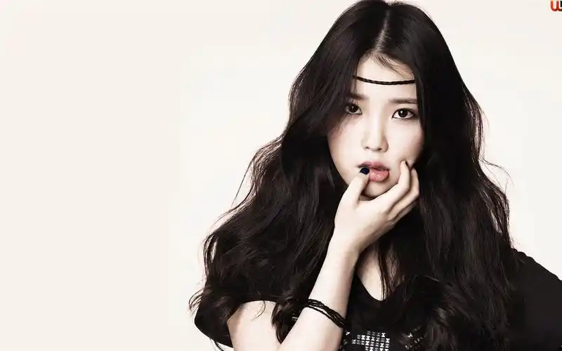 清纯韩国美女写真李智恩iu桌面壁纸高清大图预览1680x1050_日韩明星