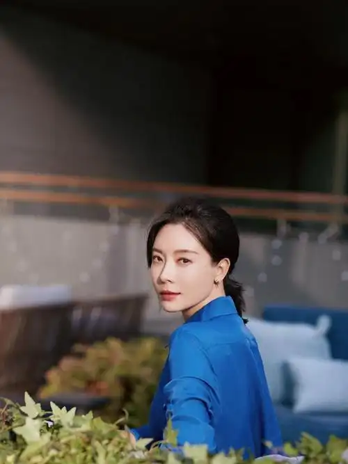 陈数穿牛仔裤短发(陈数也太会穿了)(7)