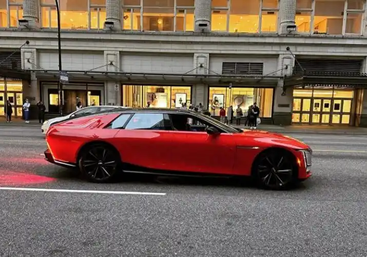 才是最大的亮点,基于凯迪拉克celestiq并不是一个讲究实用性的车型