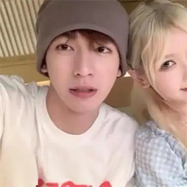 好看的不易撞双人情侣头像真人可爱 唯美情侣微信最新头像大全_情侣