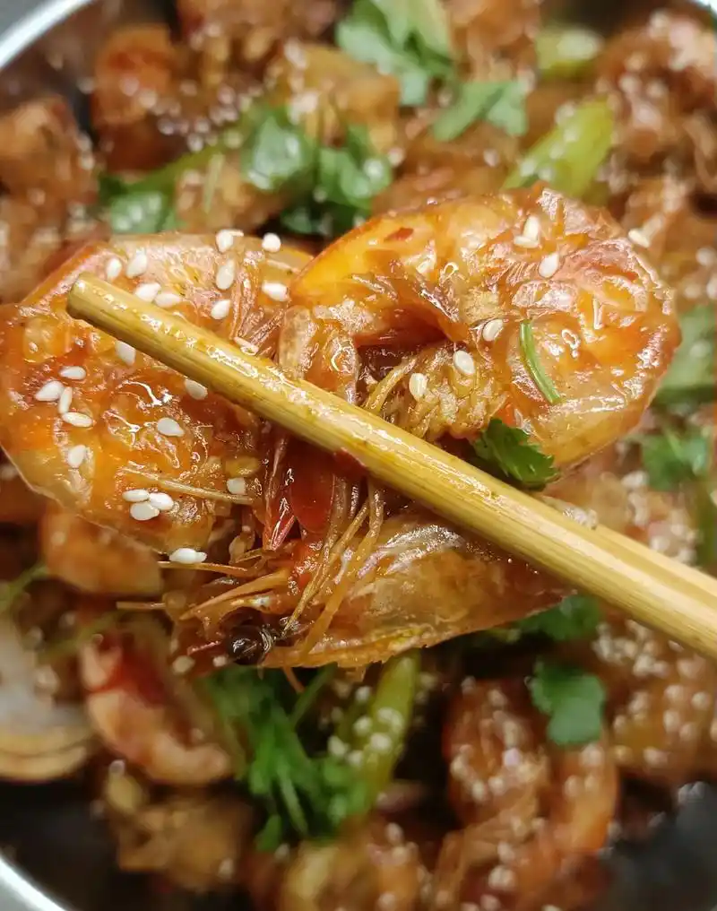 干锅虾.吃过一次就忘不掉,回家自己动手做,没想到味道更棒,俺 - 抖音