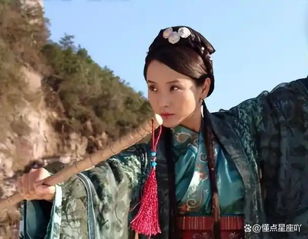 襄阳眼看着就要沦陷了,于是杨过带着郭芙,程英,陆无双,完颜萍和耶律燕