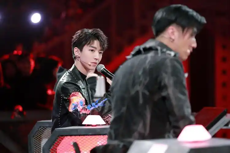 王俊凯谢霆锋意见产生分歧,谢霆锋坚持创新,王俊凯有另一番见解