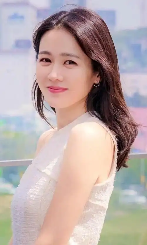 孙艺珍高清图片