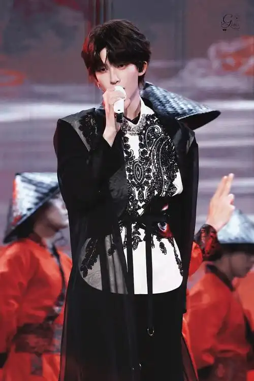 广东卫视春日绽放歌会##刘宇国风美少年