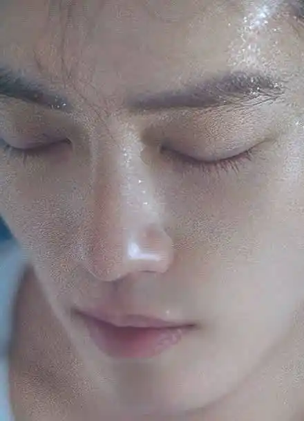 肖战湿发浴缸大片沉迷于绝美颜值